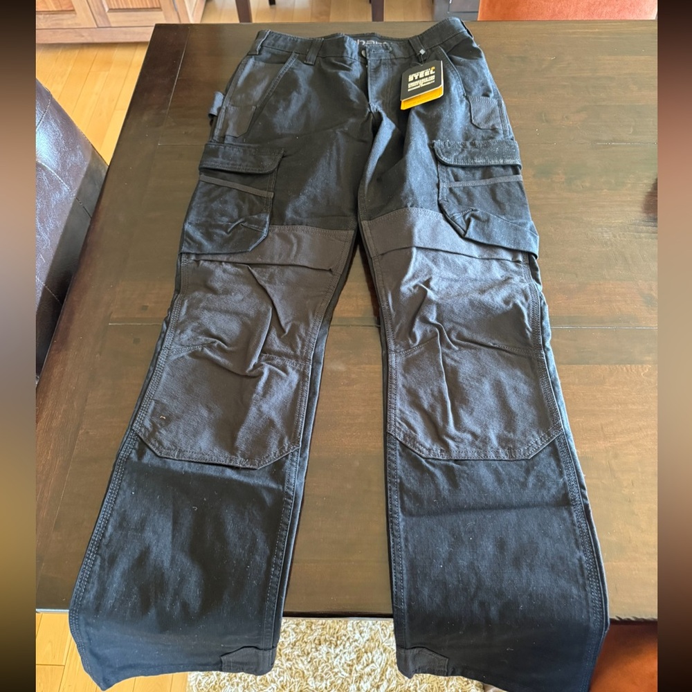 Men’s Black Carhartt Pants Relaxed Fit - Size 30x32 BRAND NEW (with tags)